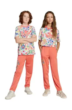 adidas Originals pantaloni de trening pentru copii culoarea portocaliu, cu imprimeu, JC6680 imagine