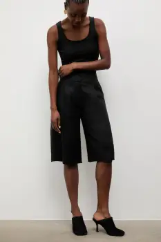 Answear.LAB pantaloni scurti de dama din in imagine