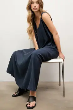 Answear.LAB rochie culoarea albastru marin, maxi, evazati imagine