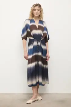 Answear.LAB rochie culoarea albastru marin, midi, drept imagine