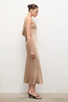 Answear.LAB rochie culoarea bej, maxi, drept imagine