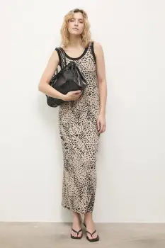 Answear.LAB rochie culoarea bej, maxi, drept imagine