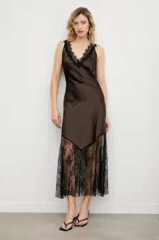 Answear.LAB rochie culoarea maro, maxi, evazati imagine