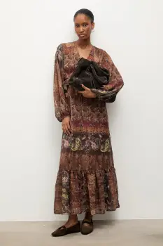 Answear.LAB rochie culoarea maro, maxi, evazati imagine