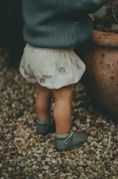 Donsje pantaloni scurti din bumbac pentru bebelusi Carson Bloomers Bunnies culoarea bej, cu imprimeu, 3029802 imagine