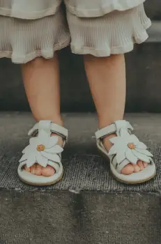 Donsje sandale din piele pentru copii Iles Fields Sandals Daisy culoarea alb, 2025102 imagine