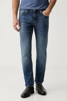 Guess blugi slim tapered pentru barbati FINNLEY imagine