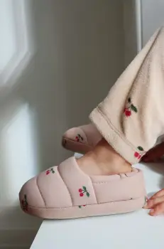 Konges Slojd papuci copii GLOBE FOOTIES culoarea roz, KS101296 imagine