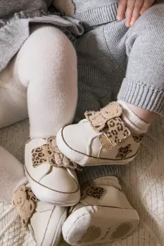 Mayoral Newborn pantofi pentru bebelusi culoarea bej, 9966 imagine