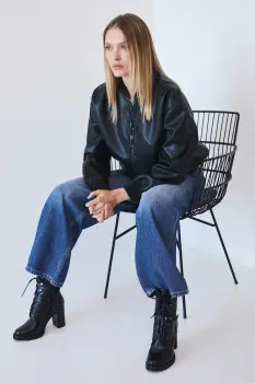 Medicine botine culoarea negru, cu toc drept imagine