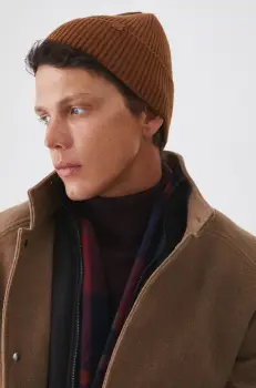 Medicine caciula culoarea maro imagine