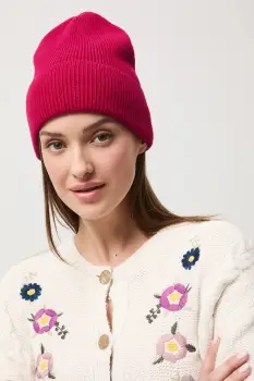 Medicine caciula culoarea rosu imagine