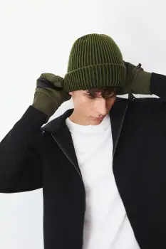 Medicine caciula culoarea verde imagine