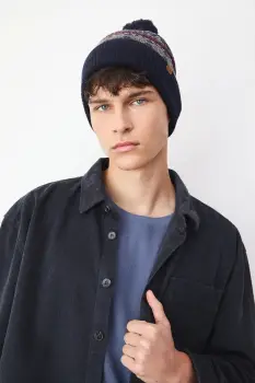 Medicine caciula de lana imagine