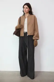 Medicine geaca bomber culoarea bej imagine