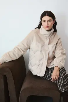 Medicine geaca culoarea bej imagine