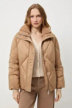 Medicine geaca culoarea bej, de iarna imagine