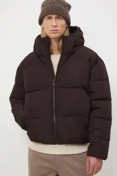 Medicine geaca culoarea maro, de iarna imagine