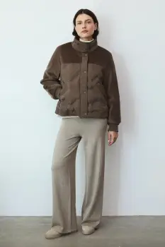 Medicine geaca culoarea maro imagine