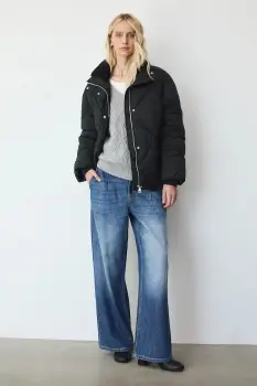 Medicine geaca culoarea negru, de iarna imagine