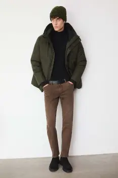 Medicine geaca culoarea verde, de iarna imagine