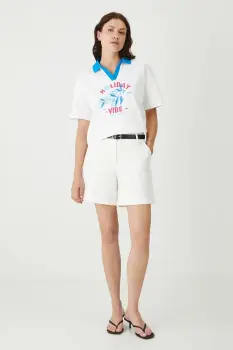 Medicine pantaloni scurti culoarea alb, neted, medium waist imagine