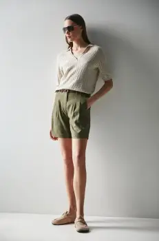 Medicine pantaloni scurti din in femei, culoarea bej, neted, high waist imagine