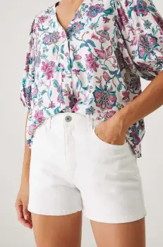 Medicine pantaloni scurti jeans femei, culoarea alb, neted, high waist imagine