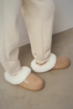 Medicine papuci de casa culoarea bej imagine