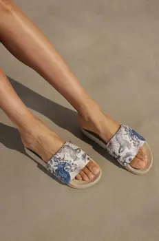 Medicine papuci femei, culoarea bej imagine