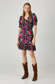 Medicine rochie culoarea negru, mini, evazati imagine