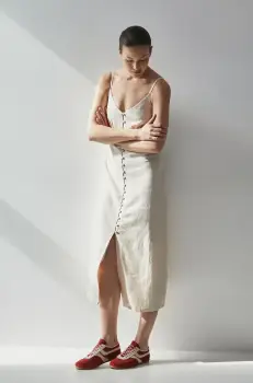 Medicine rochie din in culoarea bej, midi, mulata imagine