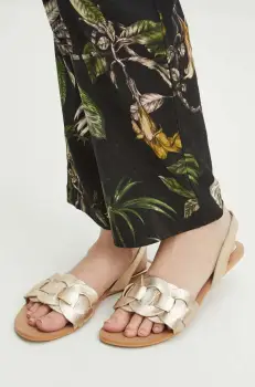 Medicine sandale de piele femei, culoarea auriu imagine