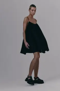 MUUV. rochie MINIME culoarea negru, mini, evazati imagine