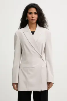 Patrizia Pepe sacou imagine