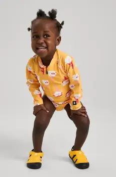 Reima costum de baie dintr-o bucata pentru bebelusi Pihlis culoarea galben, 5200417A imagine