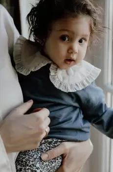 That's mine bluza bebe Alberte Blouse 31871 culoarea bleumarin, uni ALBERTE imagine