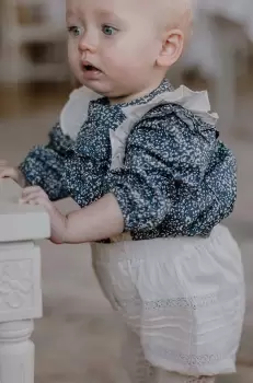 That's mine pantaloni scurti din bumbac pentru bebelusi culoarea bej, neted imagine