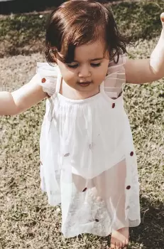 That's mine rochie din bumbac pentru bebelusi Hirsa culoarea bej, mini, evazati imagine