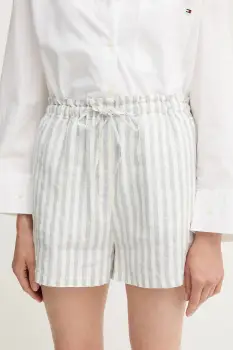 Tommy Hilfiger pantaloni scurti din in imagine