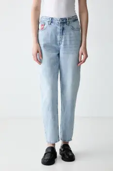 Tommy Jeans blugi mom fit pentru femei imagine