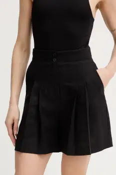 Twinset pantaloni scurti cu in imagine