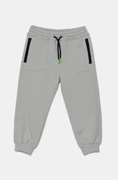 United Colors of Benetton pantaloni de trening din bumbac pentru copii culoarea gri, neted, 3UNIGF04L imagine