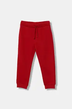 United Colors of Benetton pantaloni de trening din bumbac pentru copii culoarea rosu, uni, 3J70GF010 imagine