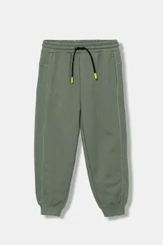 United Colors of Benetton pantaloni de trening din bumbac pentru copii culoarea verde, cu imprimeu, 33NVCF06D imagine