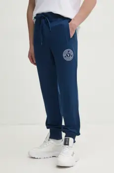 Versace Jeans Couture pantaloni de trening din bumbac barbati, culoarea albastru marin, cu imprimeu, 78GAAT00 CF01T imagine