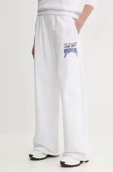 Versace Jeans Couture pantaloni de trening din bumbac femei, culoarea alb, cu imprimeu, 78HAAC07 CF00C imagine