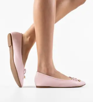 Balerini dama Atur Roz imagine