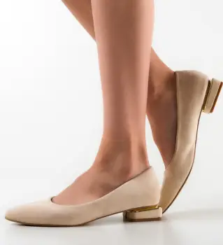 Balerini dama Chira Bej imagine