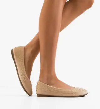 Balerini dama Cind Bej imagine